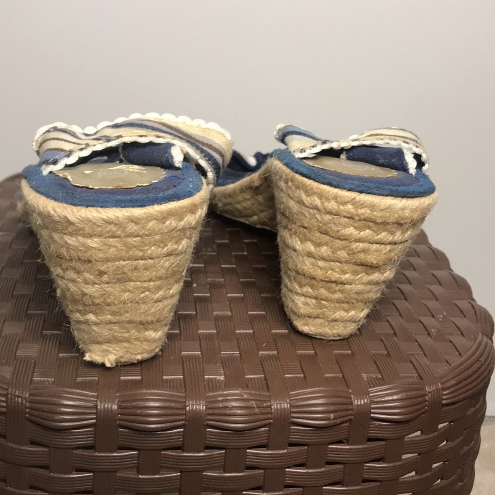 Shoes - Picture 2 of 3